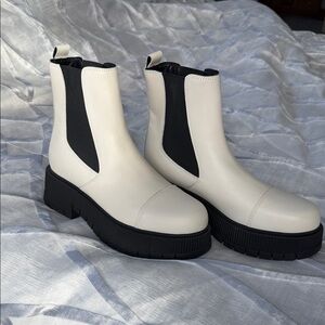 Marc Fisher | Bermida Lug Sole Bootie 10